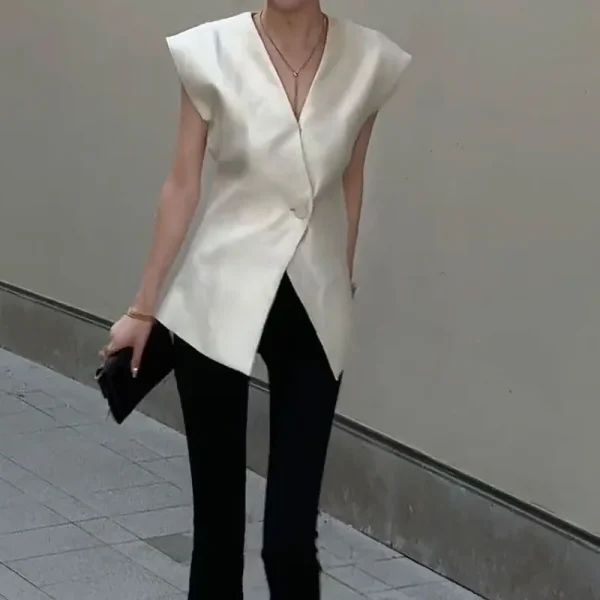 2025 New Women's European-Style Fashionable Casual Suit Vest Summer Thin Sleeveless Deep V Top with High-End Feel - Image 2
