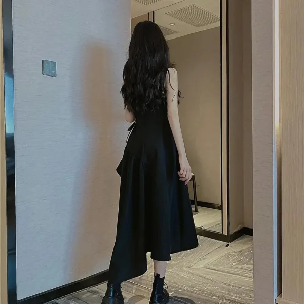 2025 Spring Summer Women's Waist-Cinching Slimming Strap Dress Sexy Casual Korean Version French Design Sense New Niche Dress