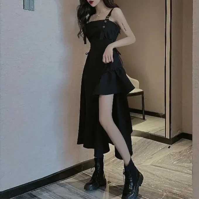 2025 Spring Summer Women's Waist-Cinching Slimming Strap Dress Sexy Casual Korean Version French Design Sense New Niche Dress