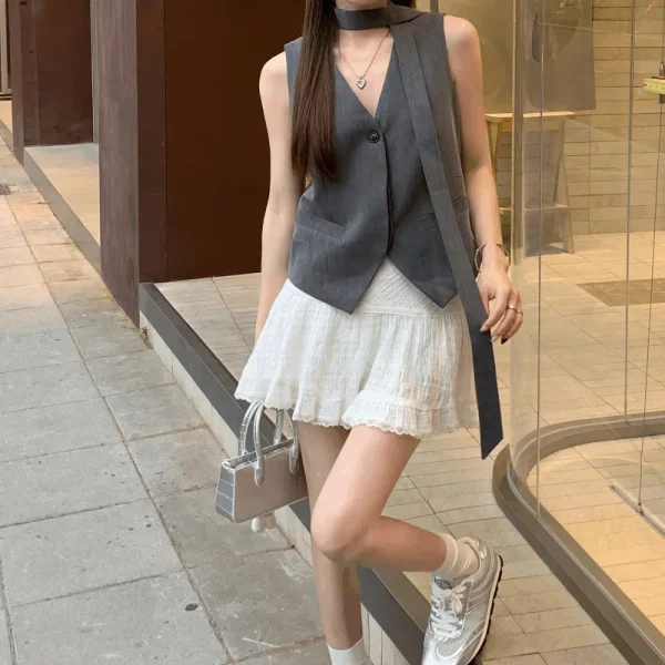 Women's High-End 2025 Summer Fashion Elegant Slimming Casual Suit Vest with Ribbon Button Decoration Sleek Sleeveless Top - Image 2