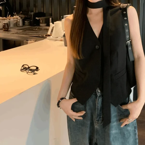 Women's High-End 2025 Summer Fashion Elegant Slimming Casual Suit Vest with Ribbon Button Decoration Sleek Sleeveless Top - Image 3