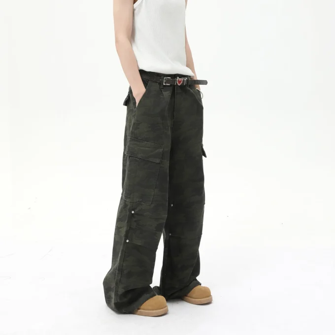 2025 Men's Fashion Camouflage Cotton Loose Jeans High Street Pleated Design Large Pocket Cargo Denim Pants - Image 2