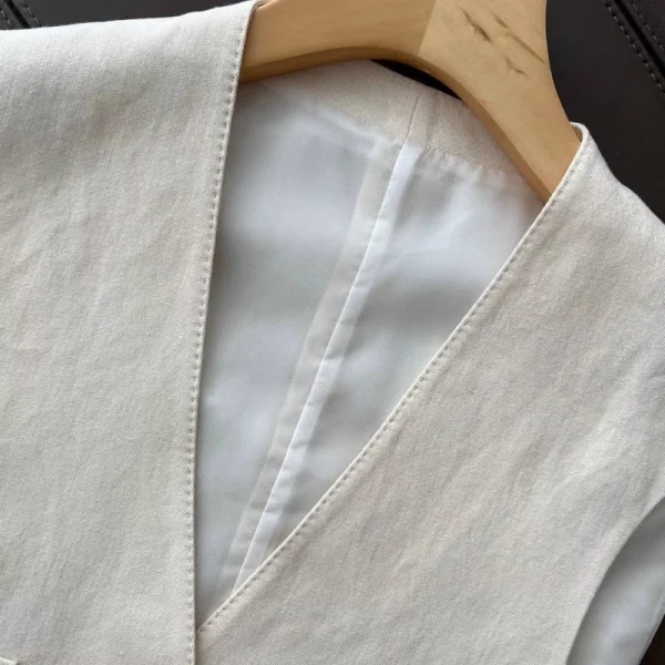 2025 New Summer Korean Fashion Elegant Two-Piece Set Canvas Suit Vest Wide Leg Pants Button Decoration Casual Ins Trend Design - Image 4