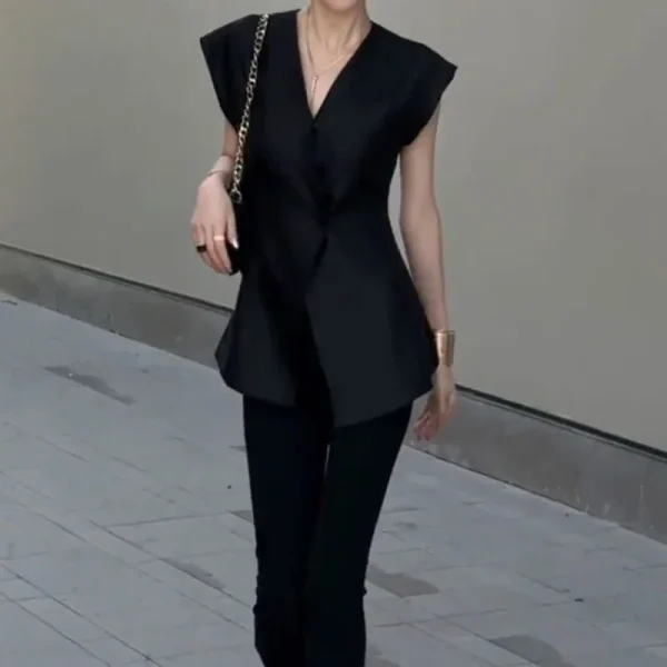 2025 New Women's European-Style Fashionable Casual Suit Vest Summer Thin Sleeveless Deep V Top with High-End Feel - Image 3